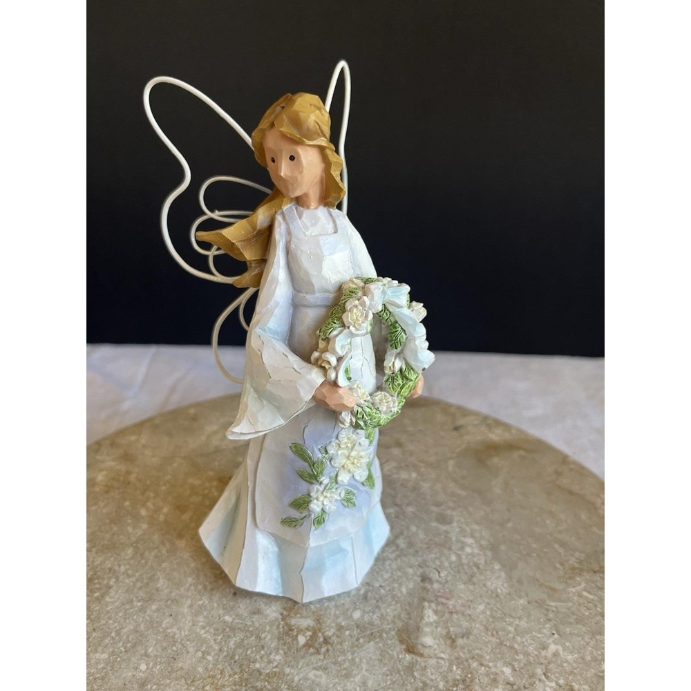 Angel Accents by Roman Inc 2001 Angel Holding Wreath Christmas Figurine